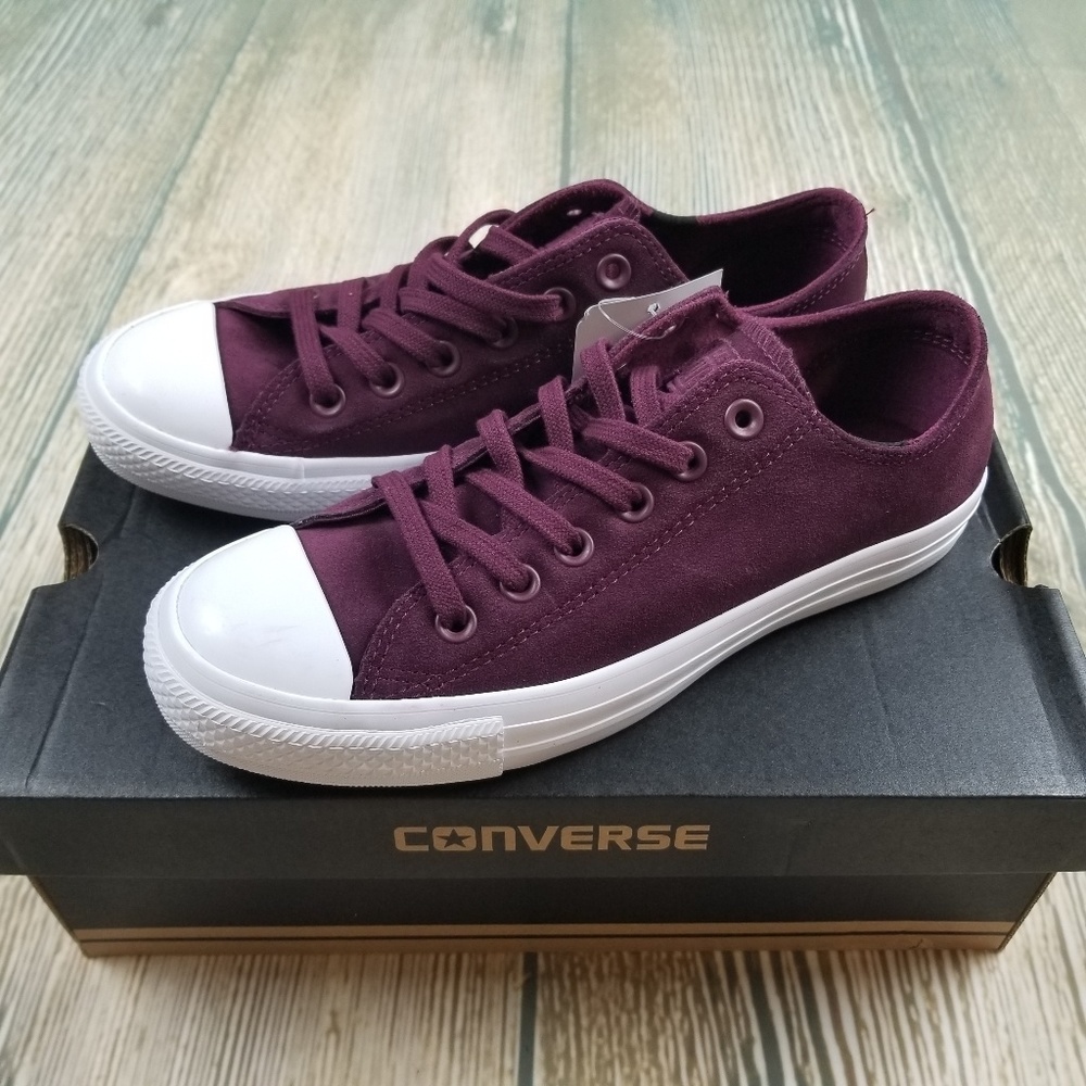 *NIB* CONVERSE Plush Suede Ox Sneaker